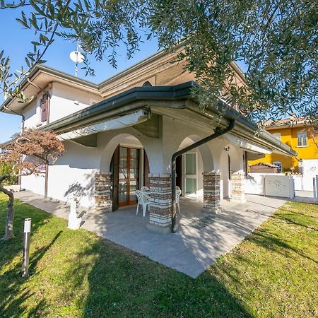 Villa Fiorita Apartments - Happy Rentals Sirmione Bagian luar foto