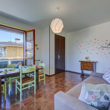 Villa Fiorita Apartments - Happy Rentals Sirmione Bagian luar foto