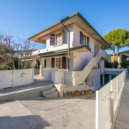 Villa Fiorita Apartments - Happy Rentals Sirmione Bagian luar foto
