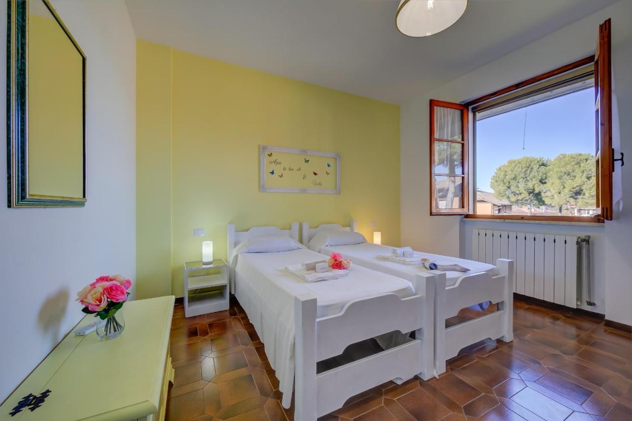 Villa Fiorita Apartments - Happy Rentals Sirmione Bagian luar foto