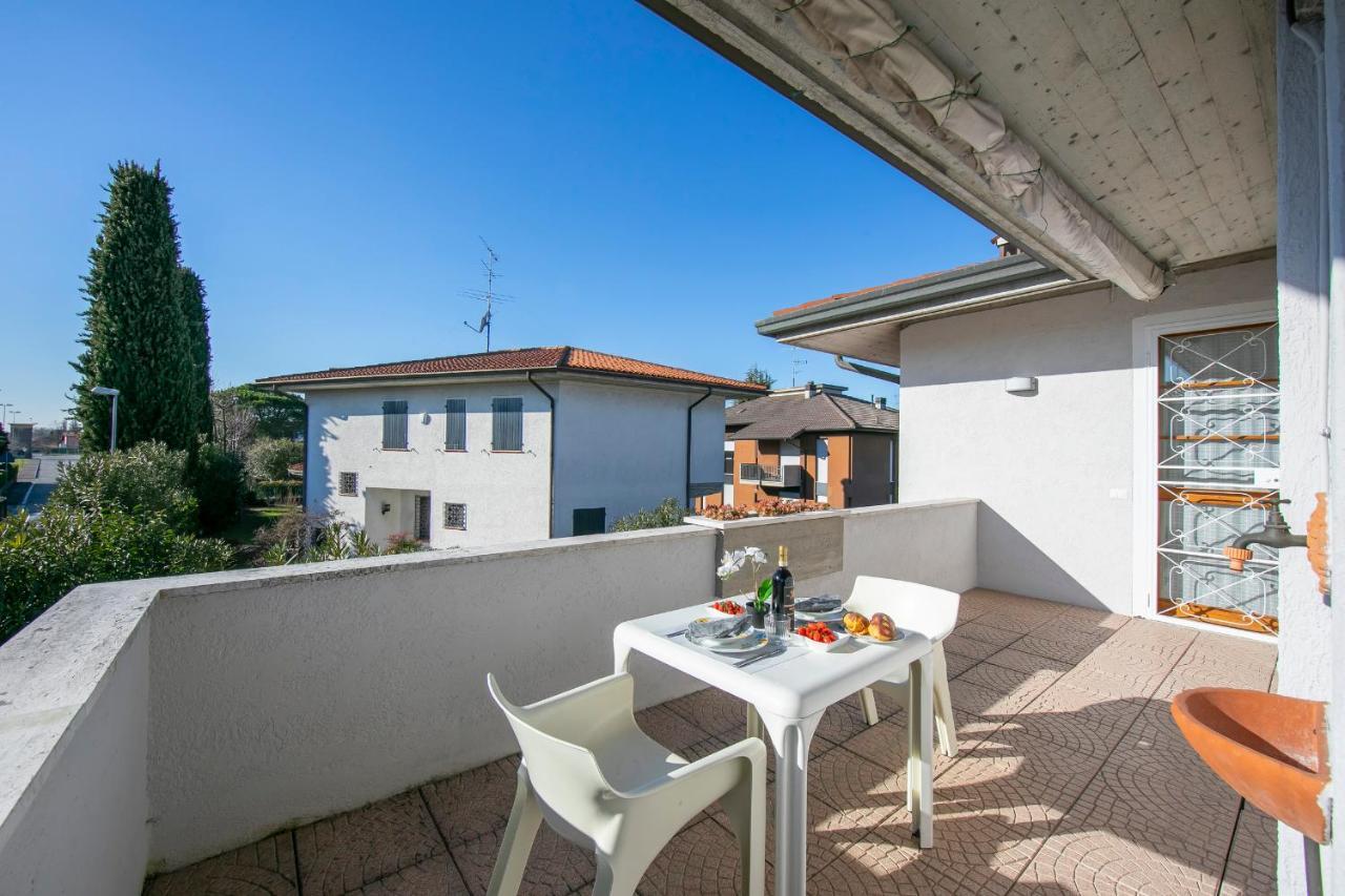 Villa Fiorita Apartments - Happy Rentals Sirmione Bagian luar foto