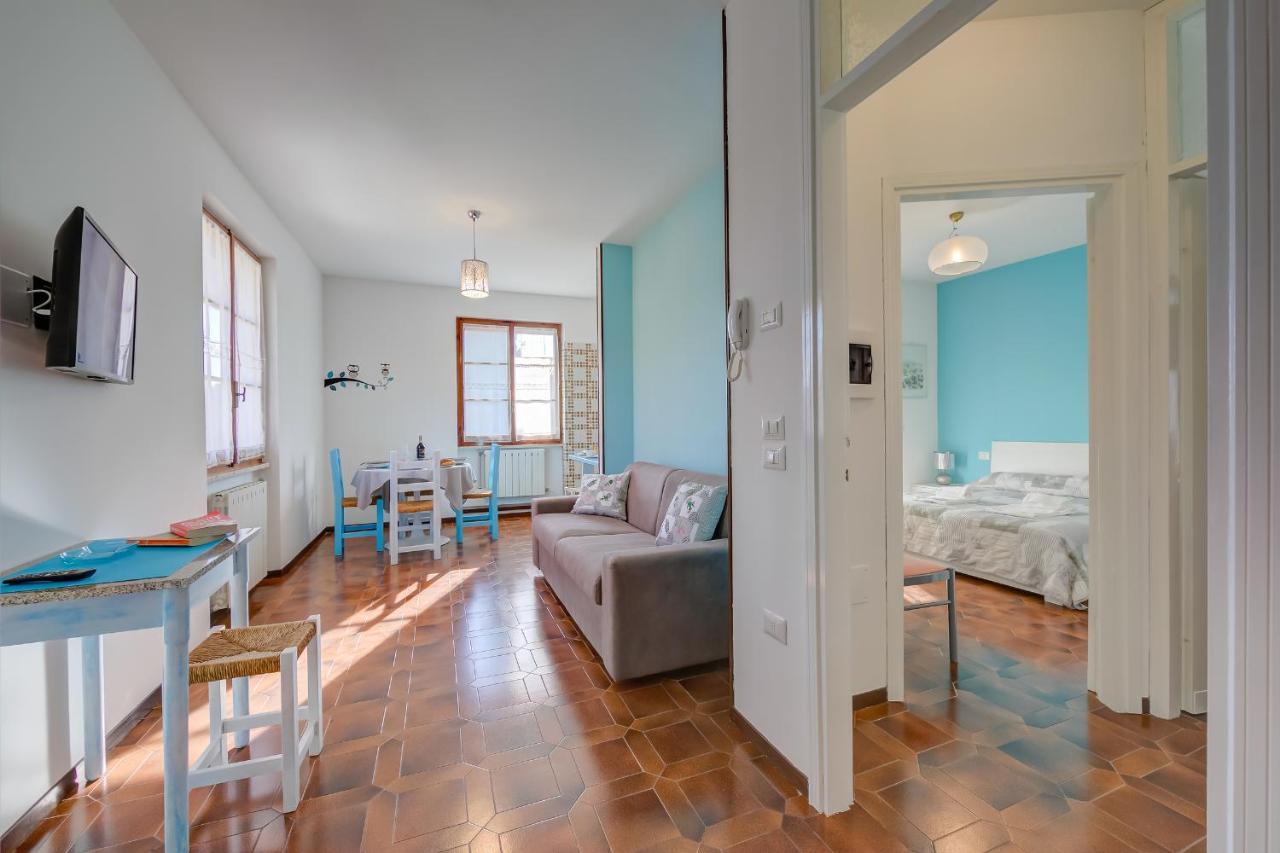 Villa Fiorita Apartments - Happy Rentals Sirmione Bagian luar foto