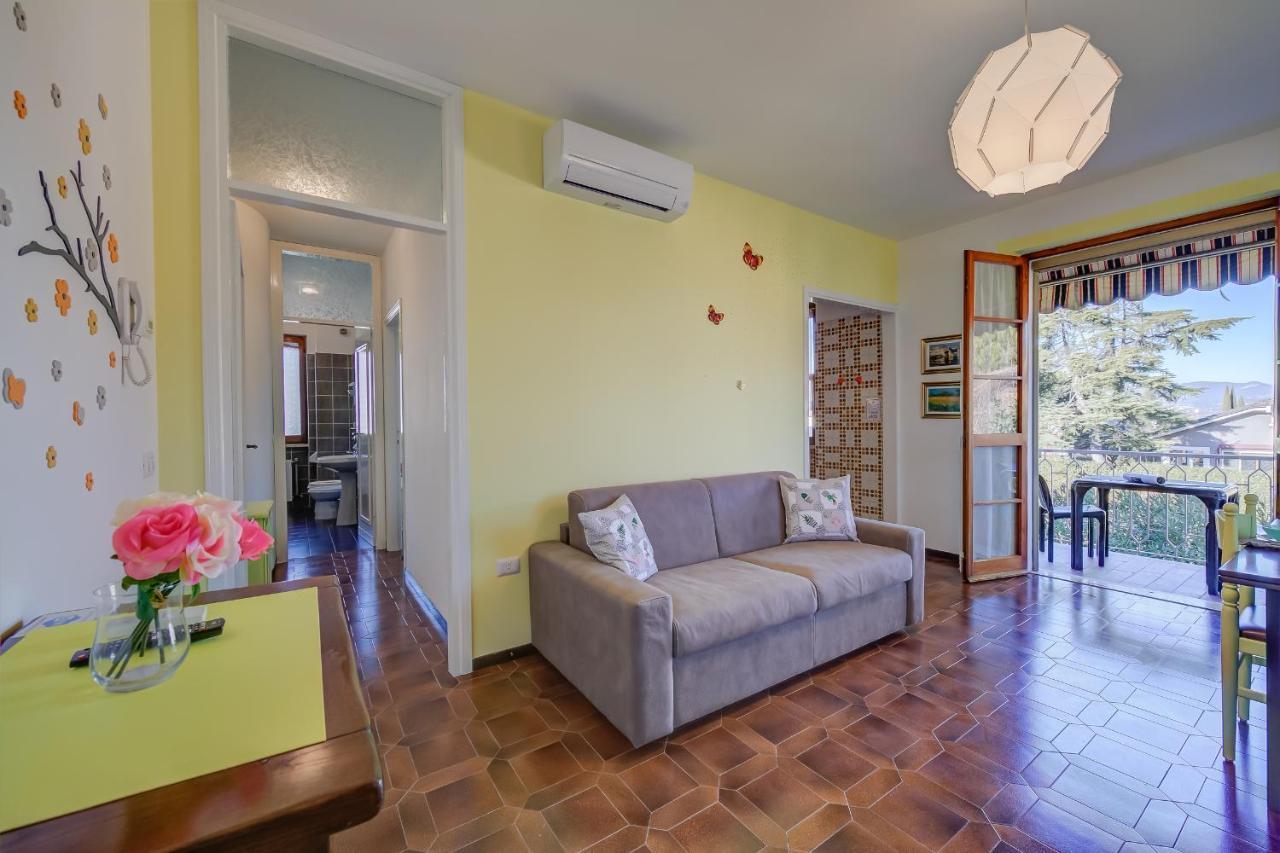 Villa Fiorita Apartments - Happy Rentals Sirmione Bagian luar foto