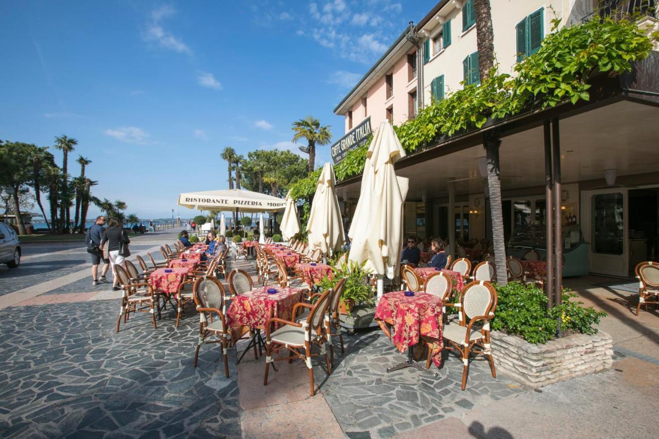 Villa Fiorita Apartments - Happy Rentals Sirmione Bagian luar foto