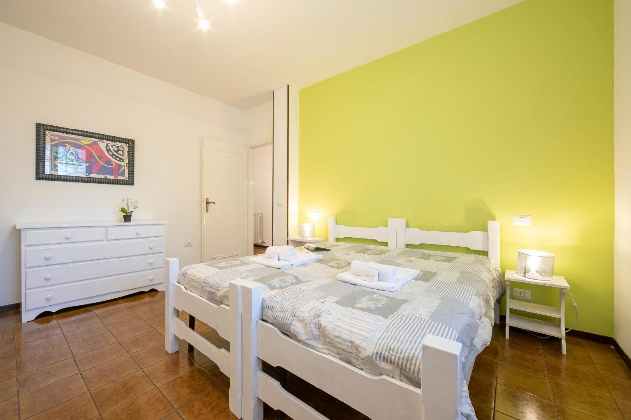 Villa Fiorita Apartments - Happy Rentals Sirmione Bagian luar foto
