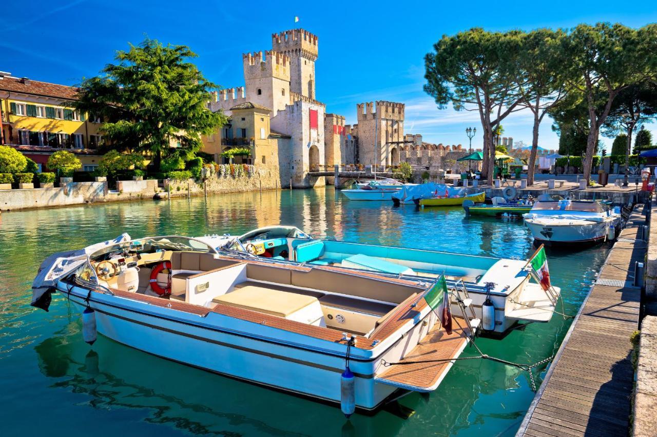 Villa Fiorita Apartments - Happy Rentals Sirmione Bagian luar foto