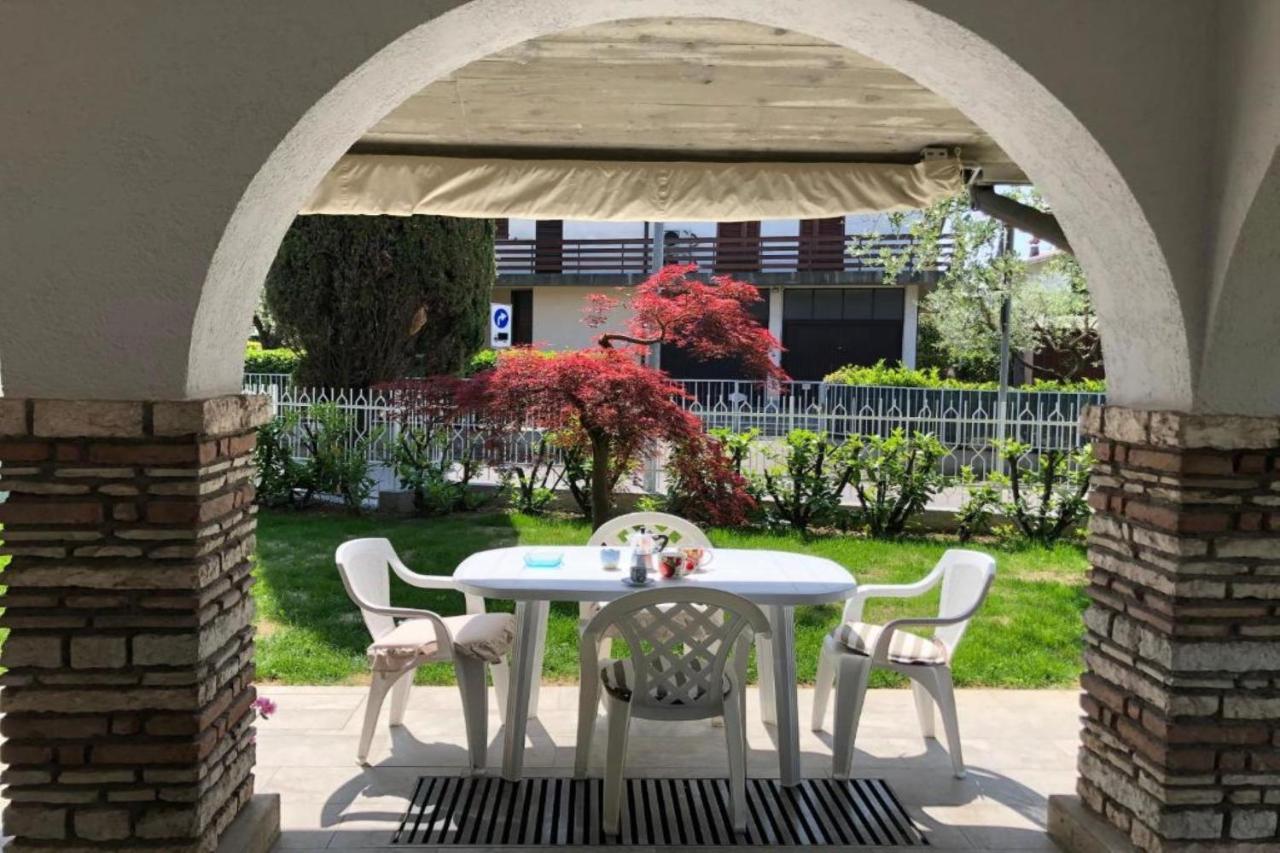 Villa Fiorita Apartments - Happy Rentals Sirmione Bagian luar foto